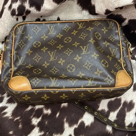 Louis Vuitton Nile - Picture 2 of 9